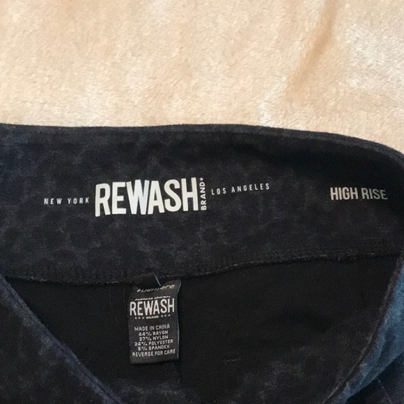 REWASH Juniors Medium Dark Leopard Print Skinny Knit Pants - Picture 7 of 13